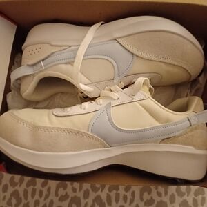 Womens Nike Sneakers